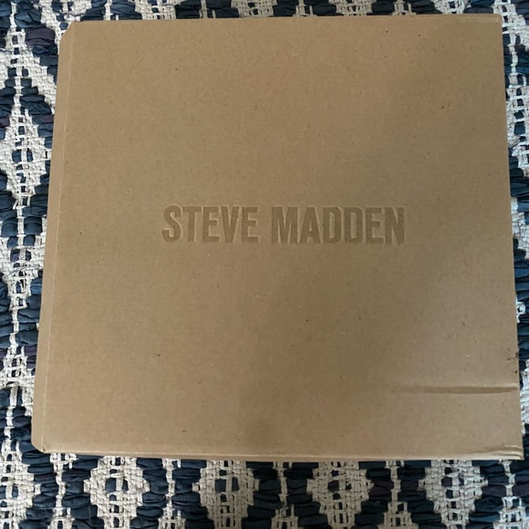 New in box, Steve Madden pump booties - Picture 2 of 6